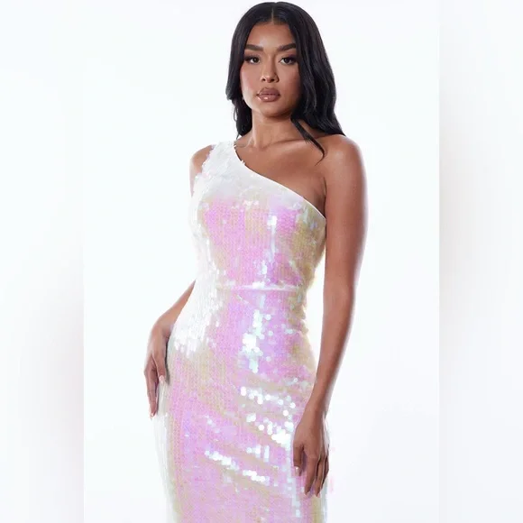 Fashion Nova Luxe The Britney Gown-Iridescent-Size XS NWT🤍